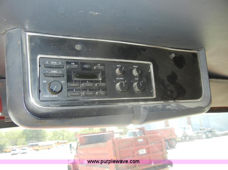 image for item D4605 1993 Ford L8000 dump truck