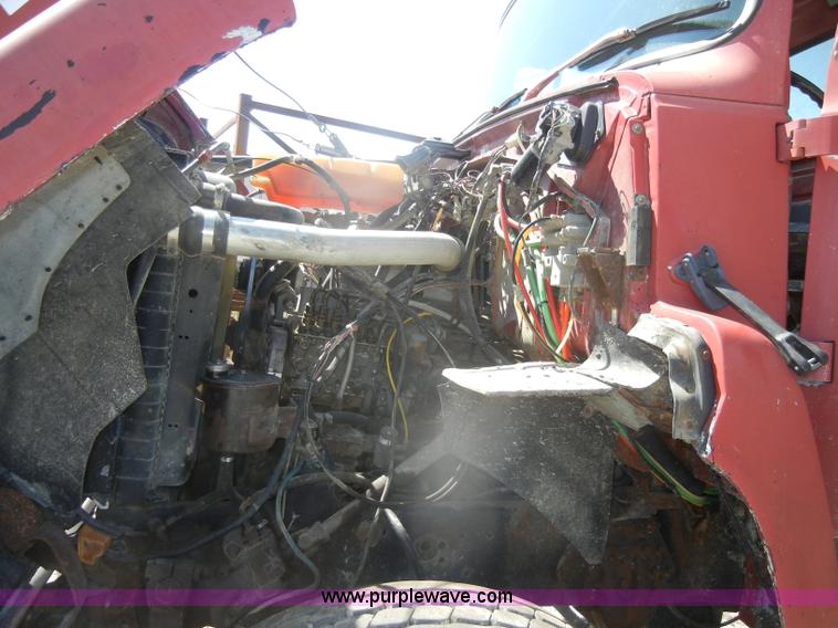 image for item D4605 1993 Ford L8000 dump truck