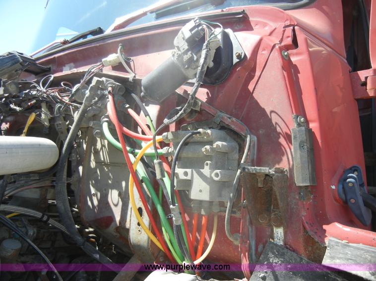 image for item D4605 1993 Ford L8000 dump truck