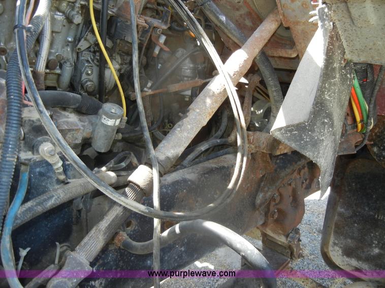 image for item D4605 1993 Ford L8000 dump truck