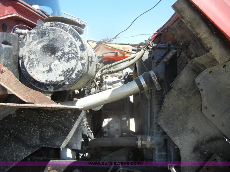 image for item D4605 1993 Ford L8000 dump truck