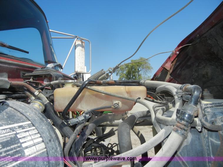 image for item D4605 1993 Ford L8000 dump truck