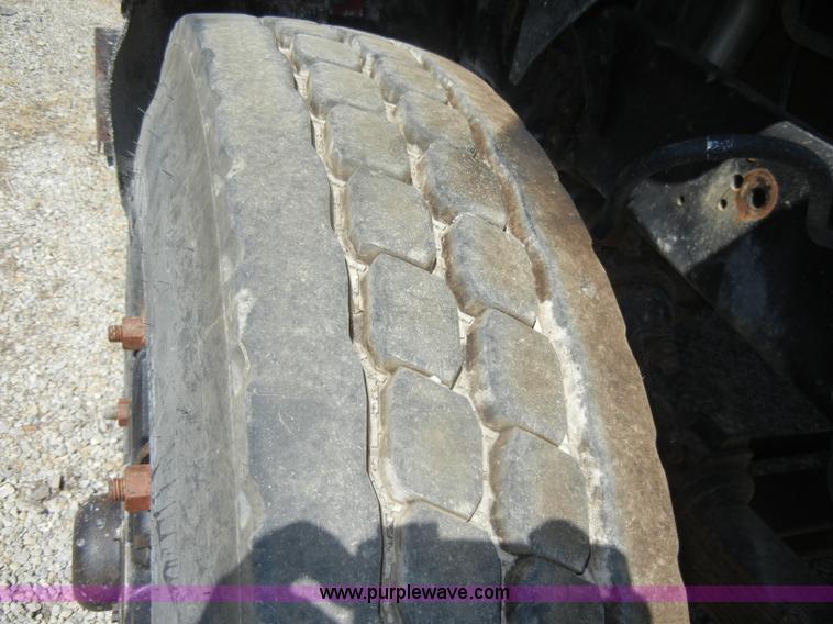 image for item D4605 1993 Ford L8000 dump truck