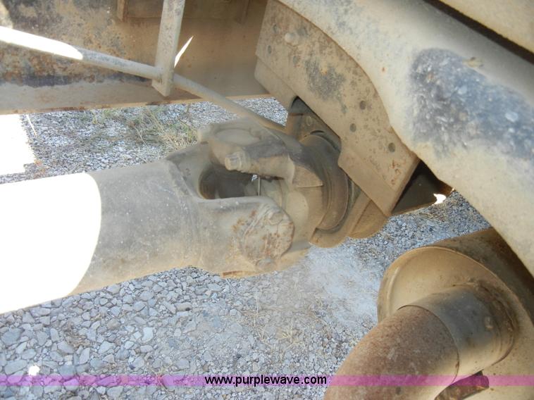 image for item D4605 1993 Ford L8000 dump truck