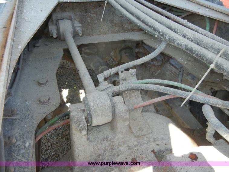 image for item D4605 1993 Ford L8000 dump truck