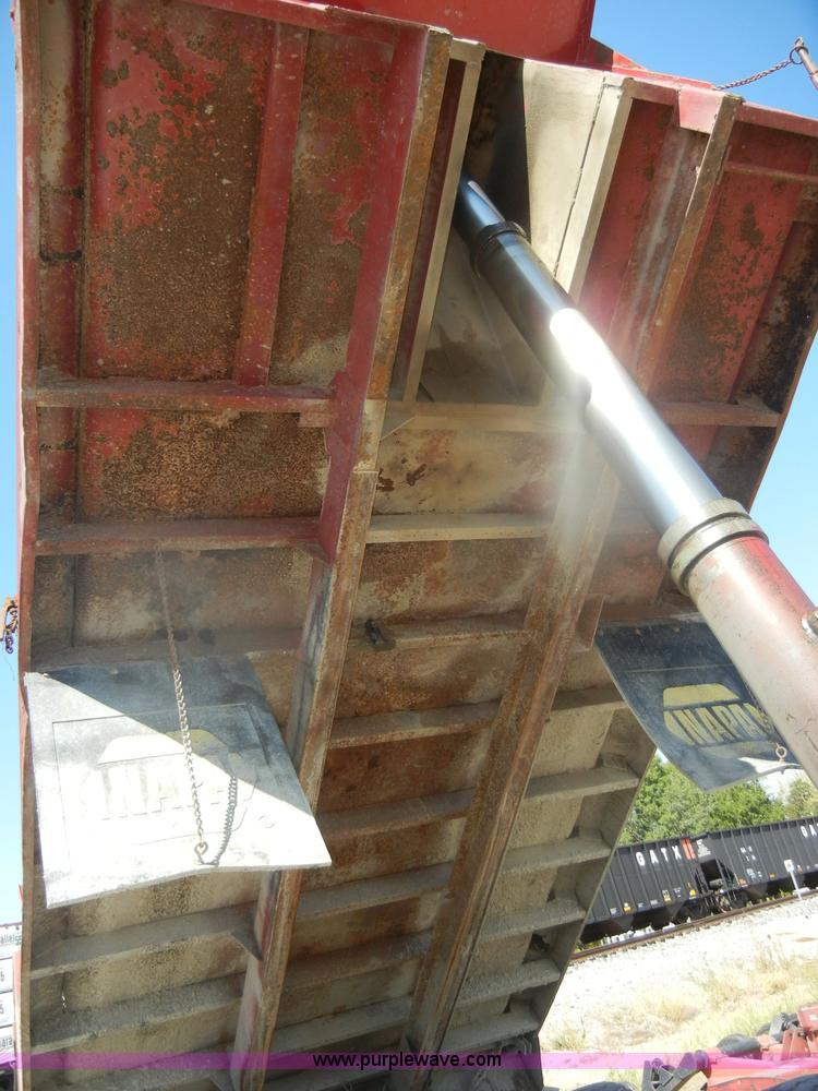 image for item D4605 1993 Ford L8000 dump truck