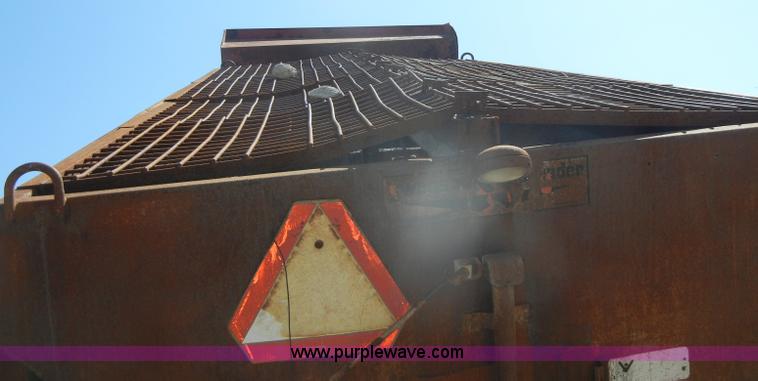 image for item D4605 1993 Ford L8000 dump truck