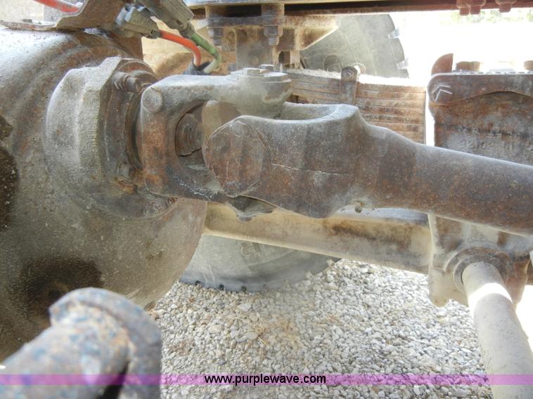 image for item D4605 1993 Ford L8000 dump truck