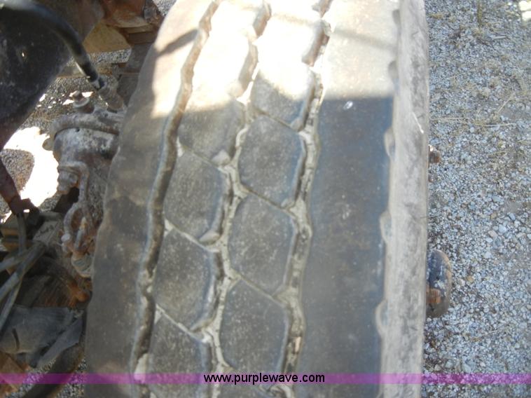 image for item D4605 1993 Ford L8000 dump truck