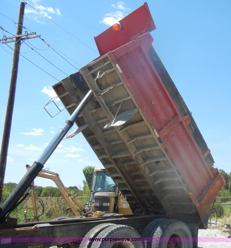 image for item D4606 1996 Ford L8000 dump truck