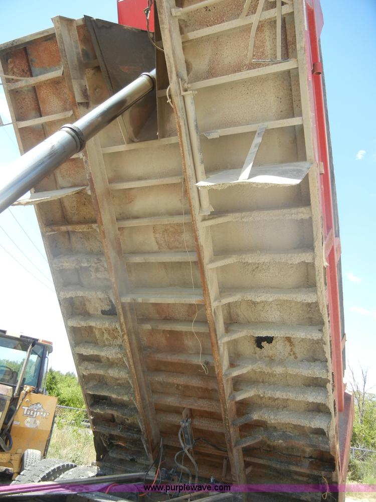 image for item D4606 1996 Ford L8000 dump truck