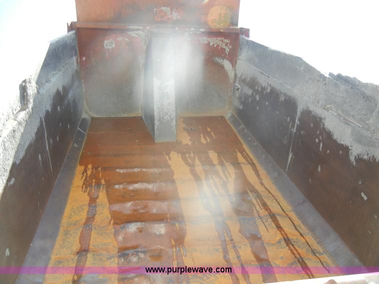 image for item D4606 1996 Ford L8000 dump truck