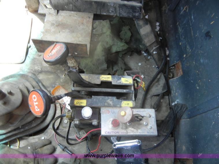 image for item D4606 1996 Ford L8000 dump truck