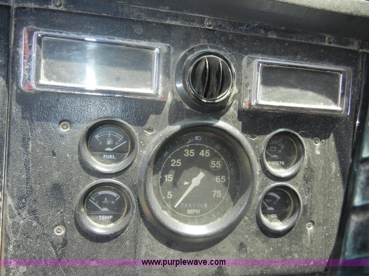 image for item D4606 1996 Ford L8000 dump truck