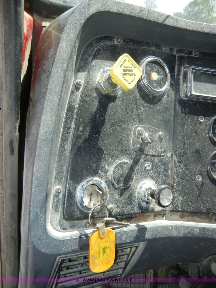 image for item D4606 1996 Ford L8000 dump truck