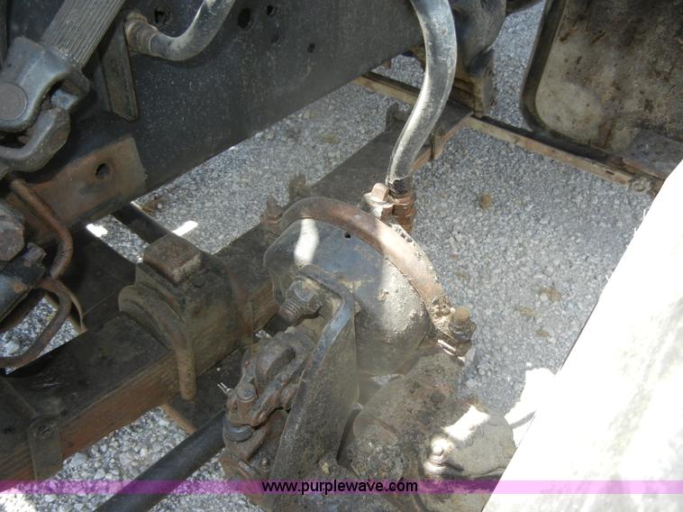 image for item D4606 1996 Ford L8000 dump truck