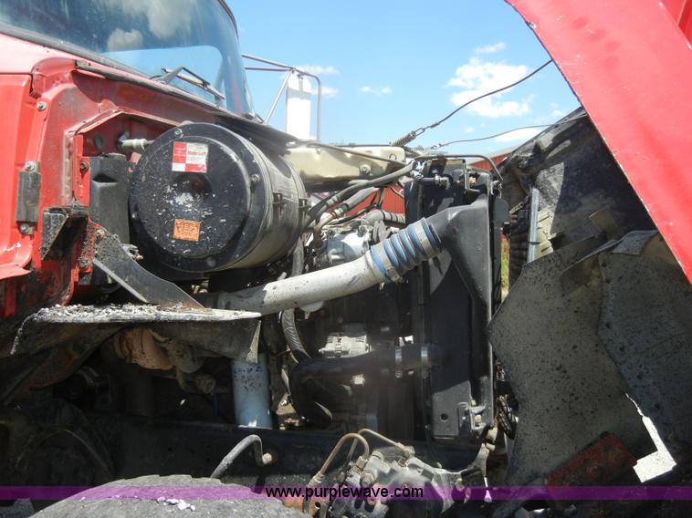 image for item D4606 1996 Ford L8000 dump truck