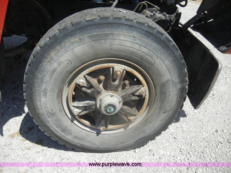 image for item D4606 1996 Ford L8000 dump truck