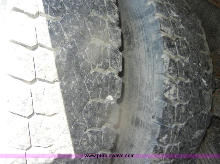 image for item D4606 1996 Ford L8000 dump truck