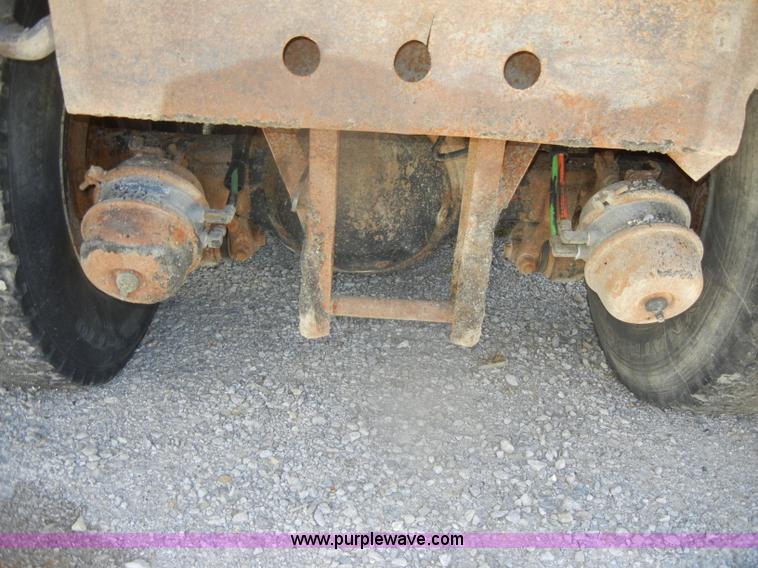 image for item D4606 1996 Ford L8000 dump truck