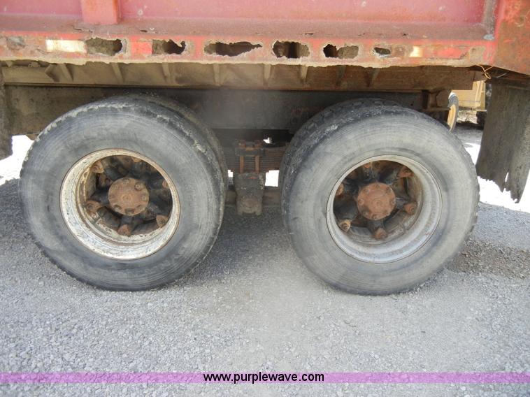 image for item D4606 1996 Ford L8000 dump truck