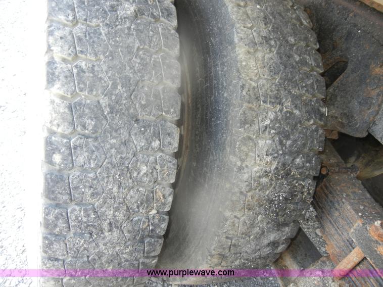 image for item D4606 1996 Ford L8000 dump truck