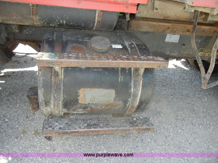 image for item D4606 1996 Ford L8000 dump truck