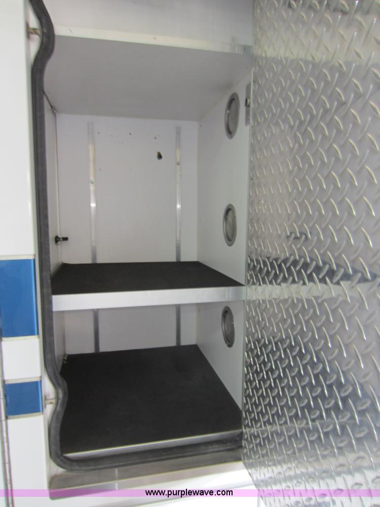 image for item F6502 2001 Ford E350 ambulance