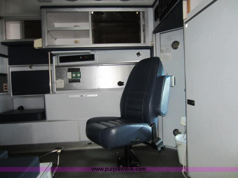 image for item F6502 2001 Ford E350 ambulance