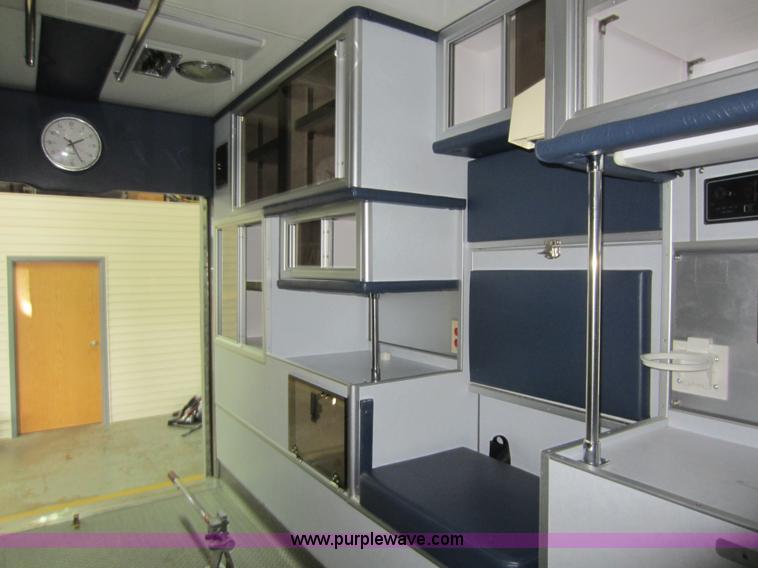 image for item F6502 2001 Ford E350 ambulance