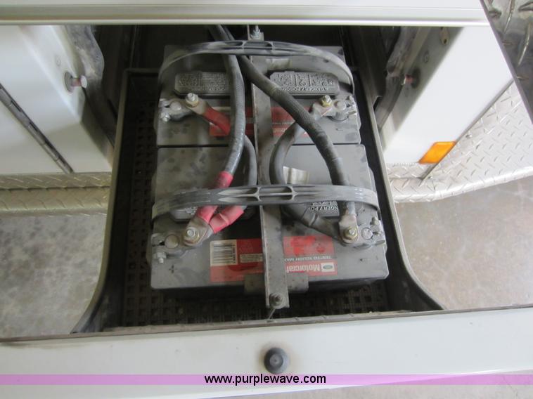 image for item F6502 2001 Ford E350 ambulance