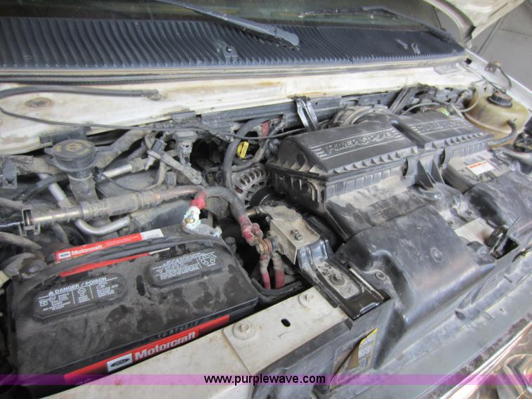 image for item F6502 2001 Ford E350 ambulance