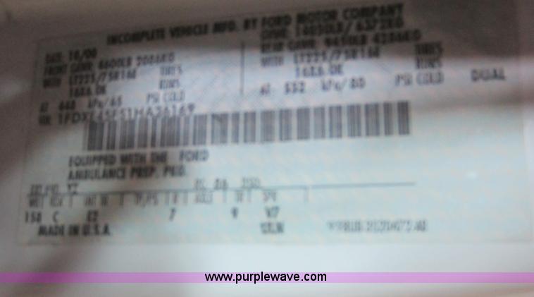 image for item F6502 2001 Ford E350 ambulance