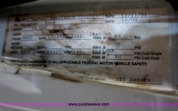 image for item F6502 2001 Ford E350 ambulance