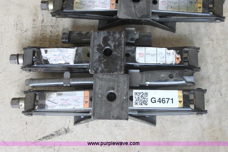 image for item G4671 (5) car scissor jacks