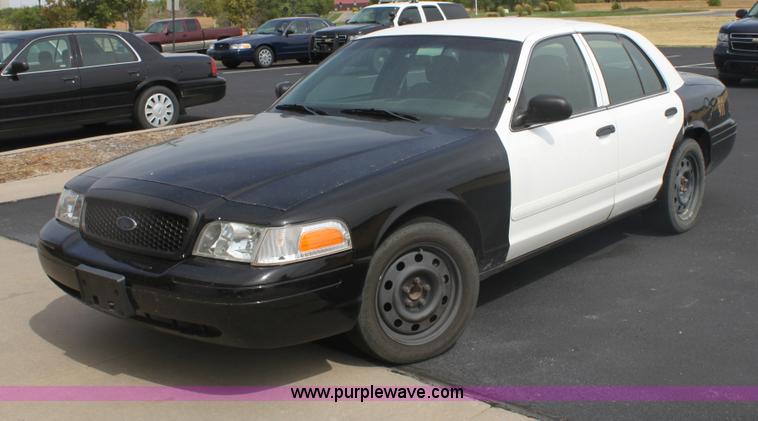 image for item G4672 2008 Ford Crown Victoria Police Interceptor