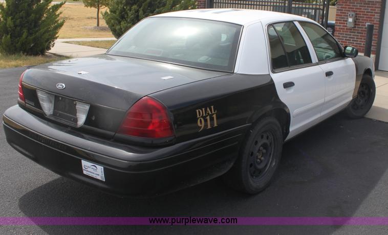 image for item G4672 2008 Ford Crown Victoria Police Interceptor