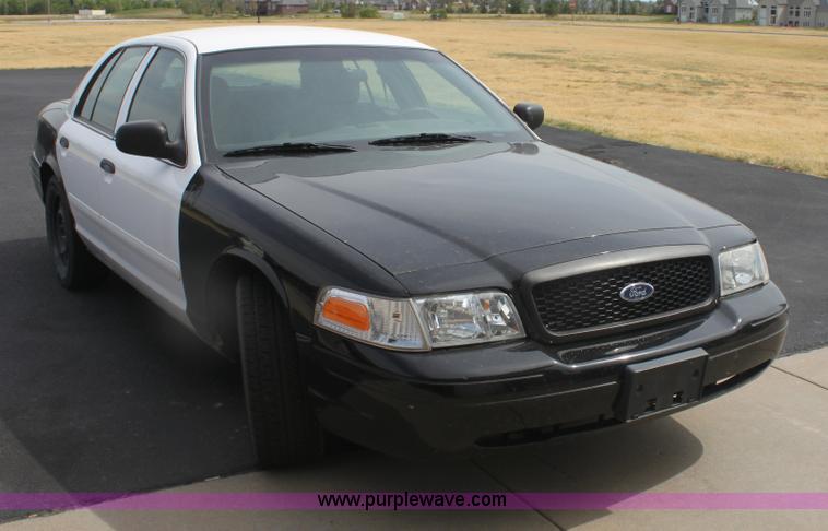 image for item G4672 2008 Ford Crown Victoria Police Interceptor