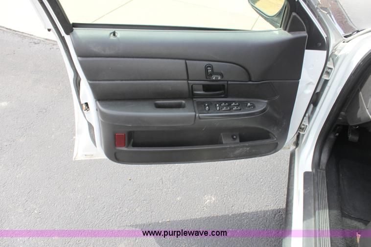 image for item G4672 2008 Ford Crown Victoria Police Interceptor