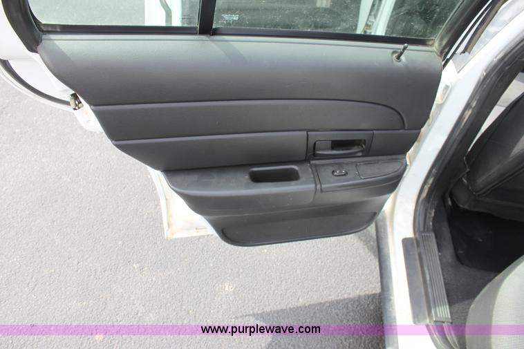 image for item G4672 2008 Ford Crown Victoria Police Interceptor