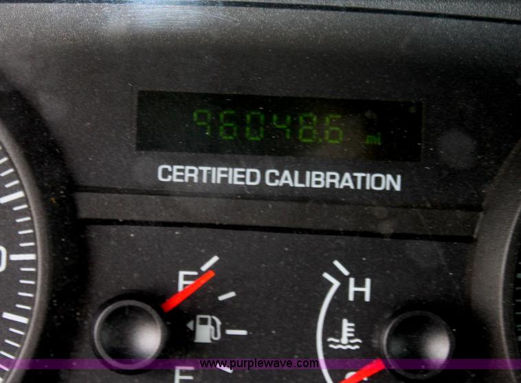 image for item G4672 2008 Ford Crown Victoria Police Interceptor