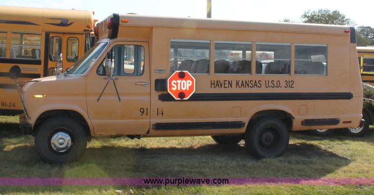 image for item G4690 1991 Ford E350 Collins school bus