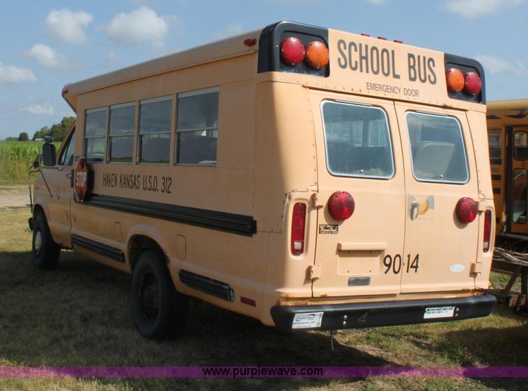 image for item G4690 1991 Ford E350 Collins school bus