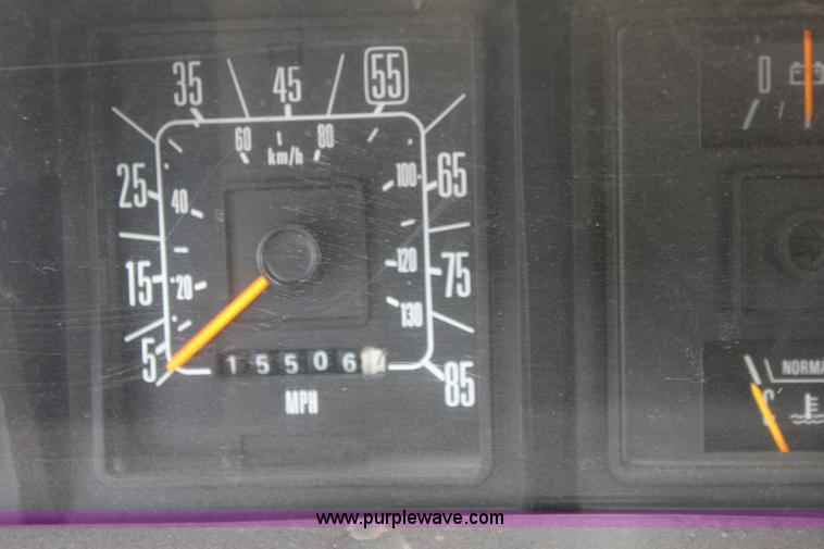 image for item G4690 1991 Ford E350 Collins school bus