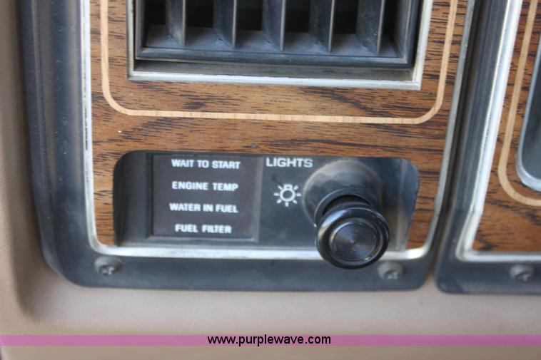 image for item G4690 1991 Ford E350 Collins school bus