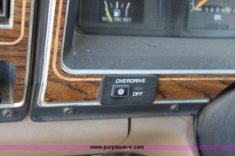 image for item G4690 1991 Ford E350 Collins school bus