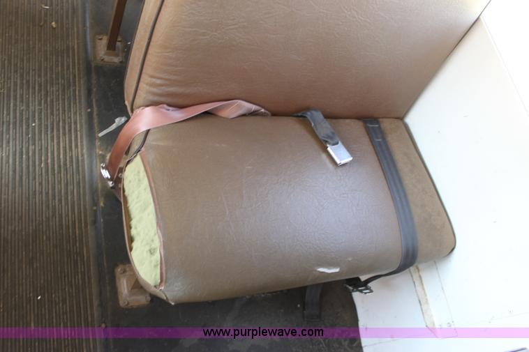 image for item G4690 1991 Ford E350 Collins school bus