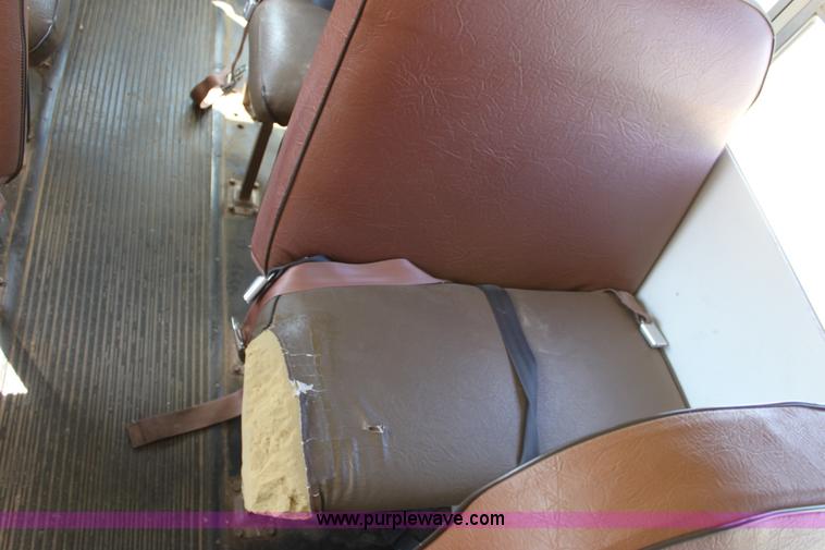 image for item G4690 1991 Ford E350 Collins school bus