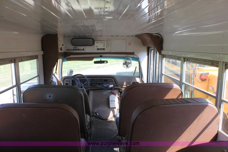 image for item G4690 1991 Ford E350 Collins school bus