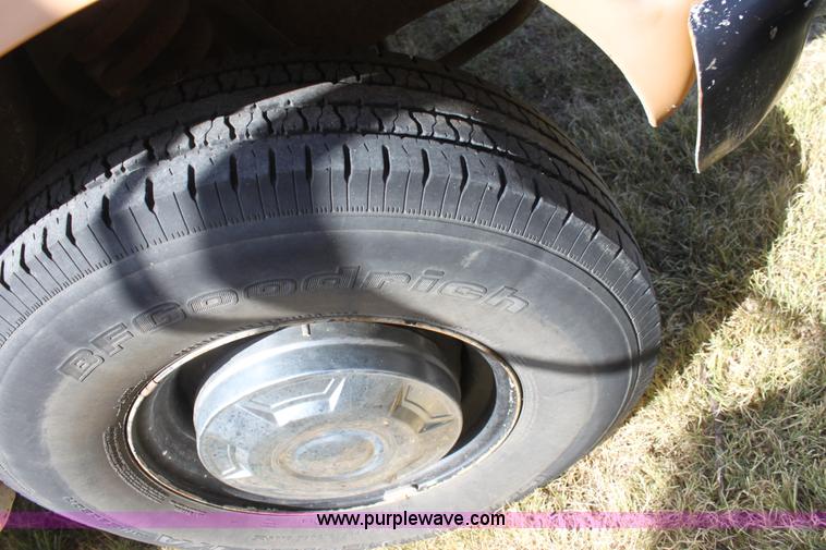 image for item G4690 1991 Ford E350 Collins school bus